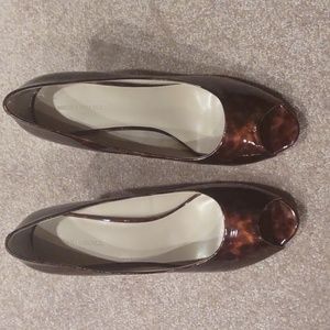 Leopard tortoise brown patent shoes, banana Republic peep toe heel shoes, 10